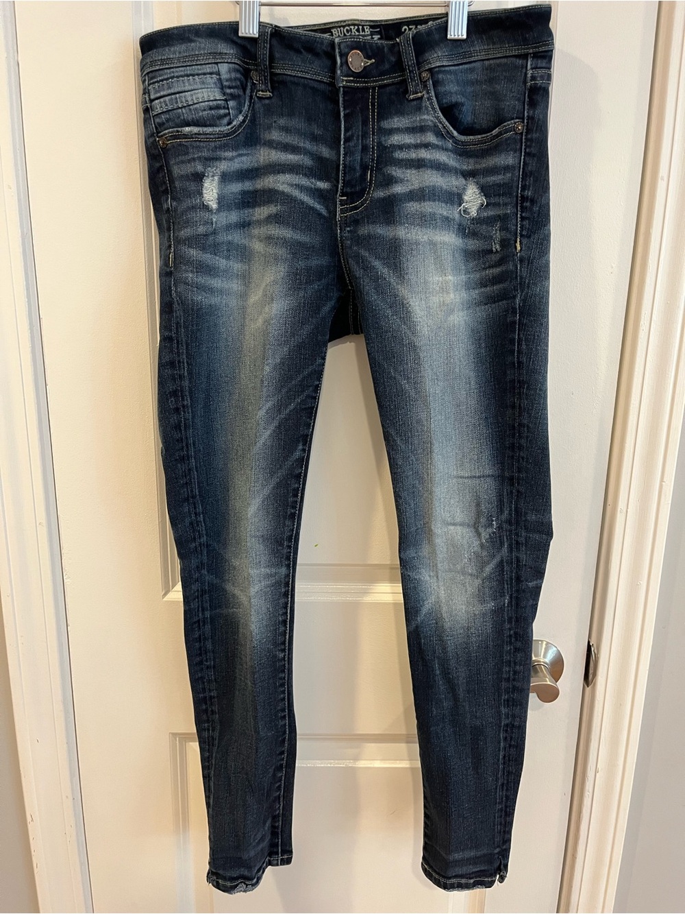 Buckle Women’s Distressed Skinny Jeans - Dark Blue Wash